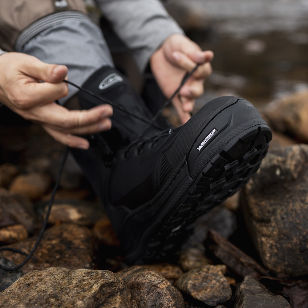 Vision Musta Michelin kahluukengät