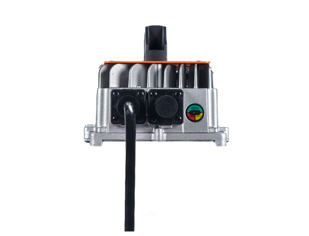 Rebelcell 43,8V 20A vedenpitävä LiFePO4 akkulaturi 36V akuille