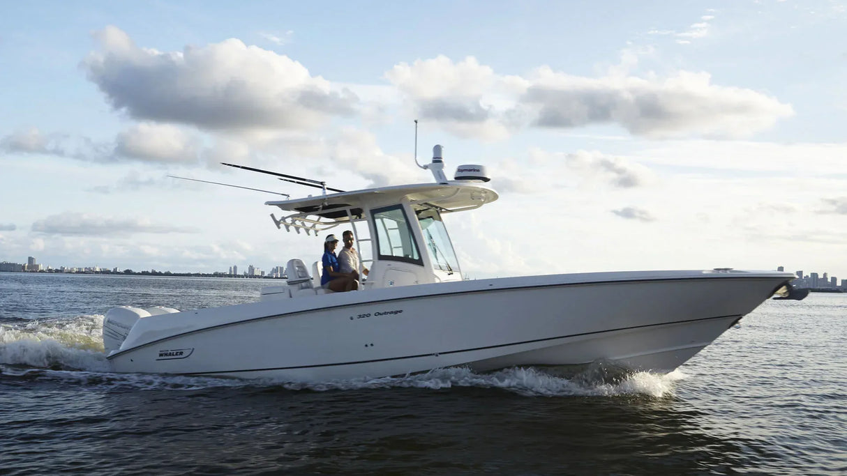 Raymarine Quantum Q24C 18" Wi-Fi tutka + virtakaapeli - Happy Angler