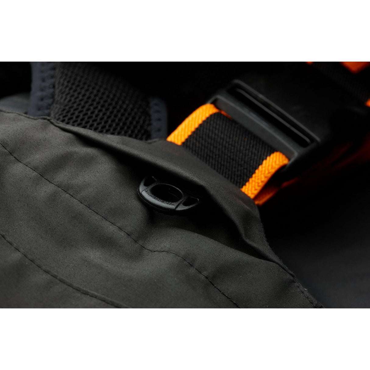 Savage Gear SG8 Chest Zip kahluuhousut - Happy Angler