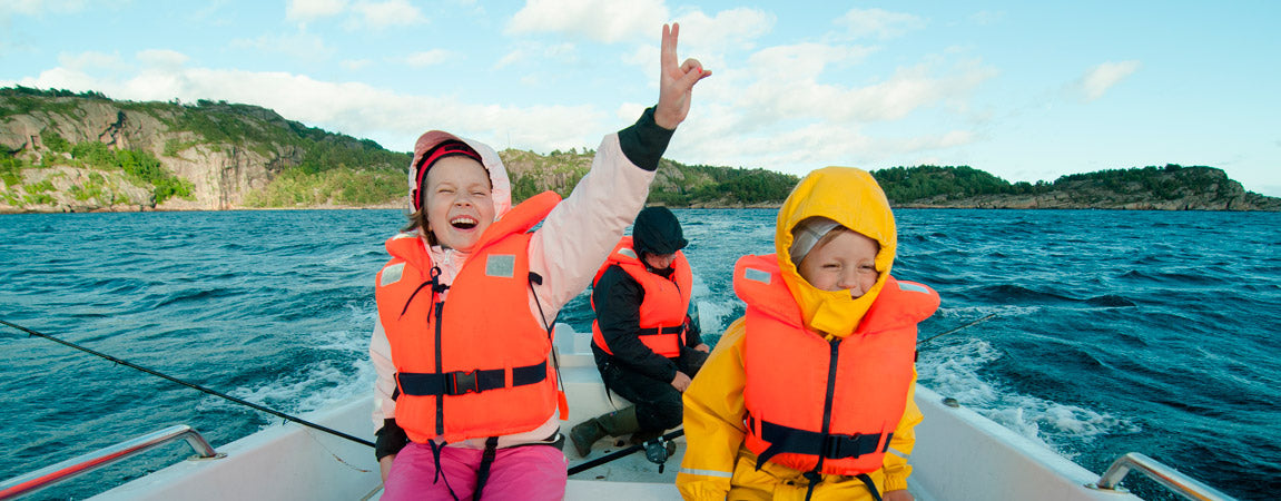 Näin valitset itsellesi sopivat pelastusliivit ja käytät niitä oikein - Happy Angler