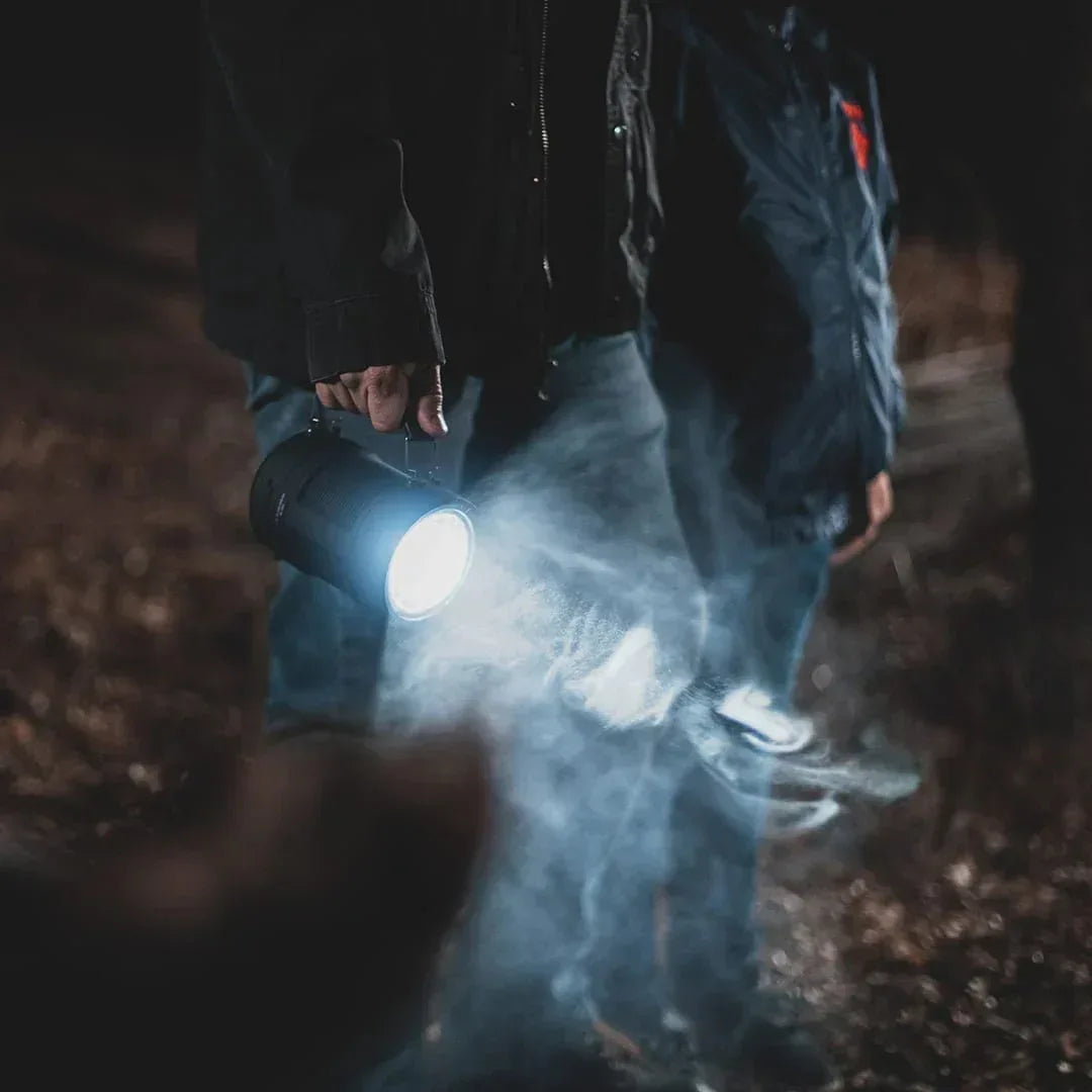 NEBO Big Poppy RC ladattava retkilyhty / taskulamppu 300 + 120 lm + virtapankki - Happy Angler