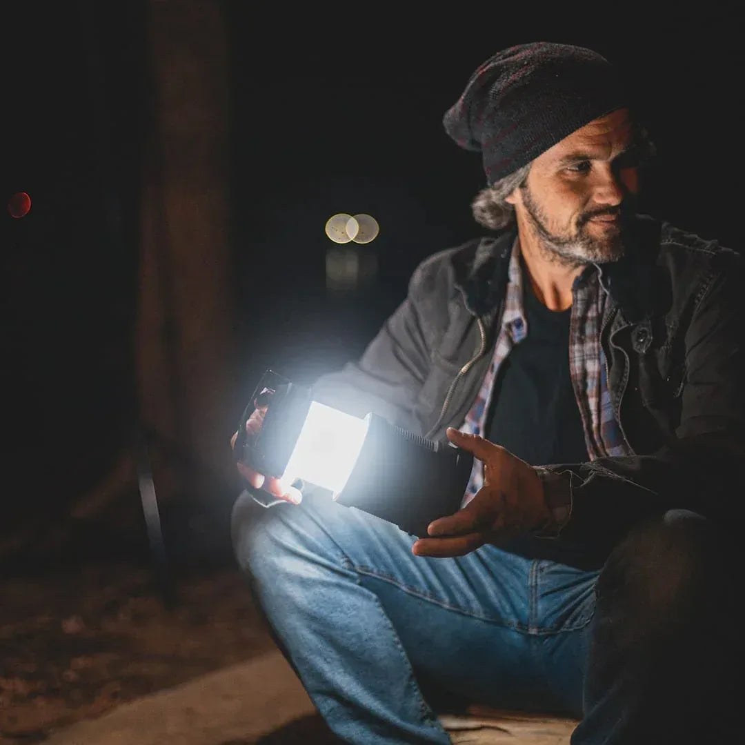 NEBO Big Poppy RC ladattava retkilyhty / taskulamppu 300 + 120 lm + virtapankki - Happy Angler