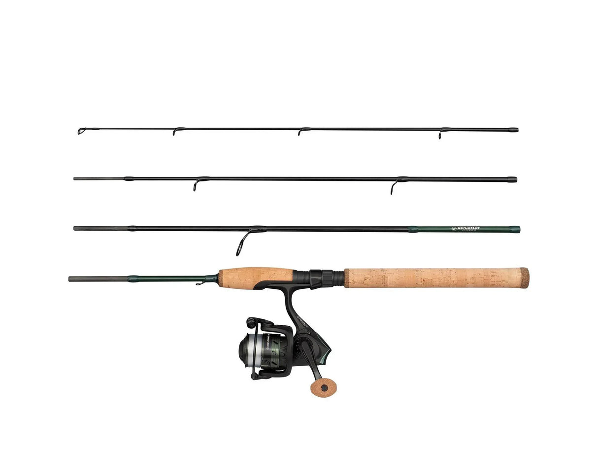 Abu Garcia Diplomat Wilderness Survival avokelasetti ja tarvikkeet - Happy Angler