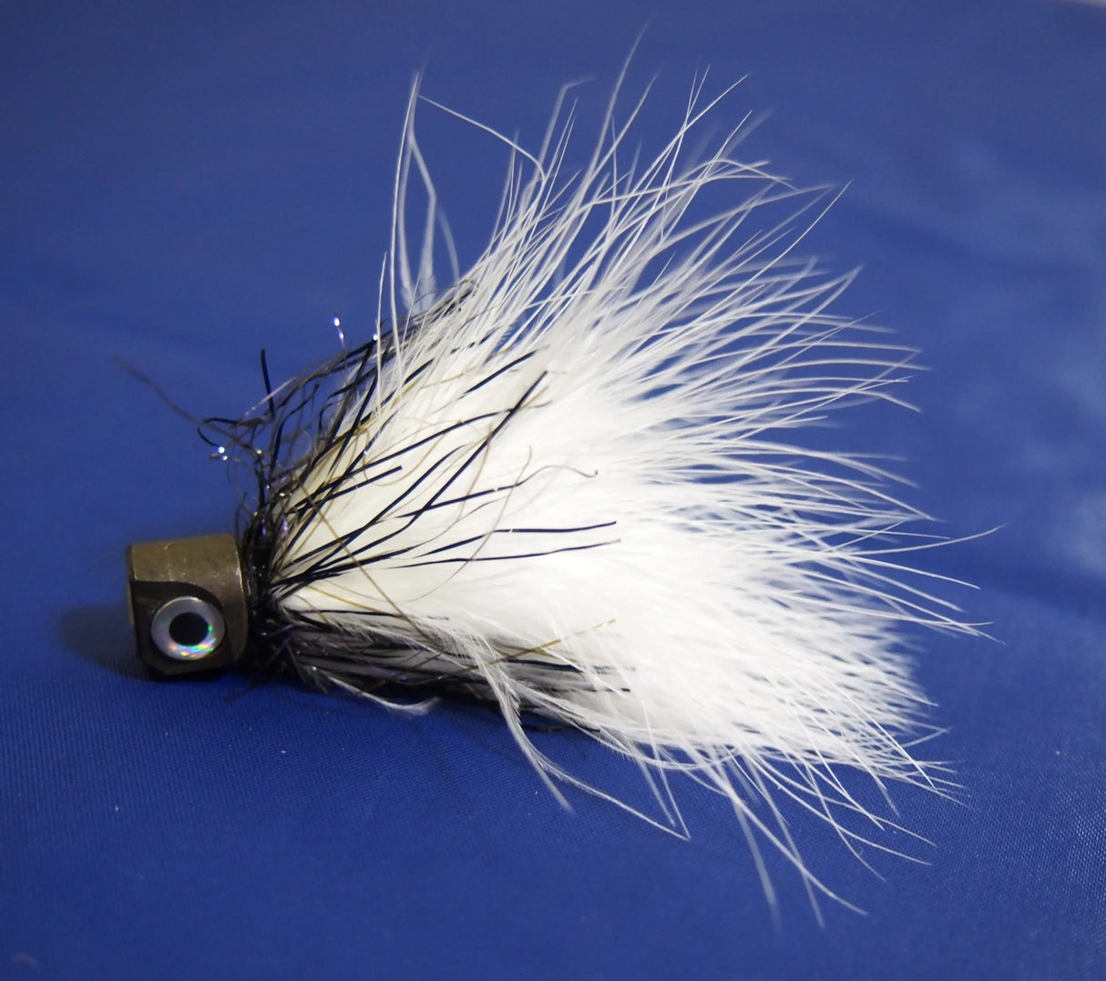 Eumer Spintube Leech 10 g heittoperho - Happy Angler